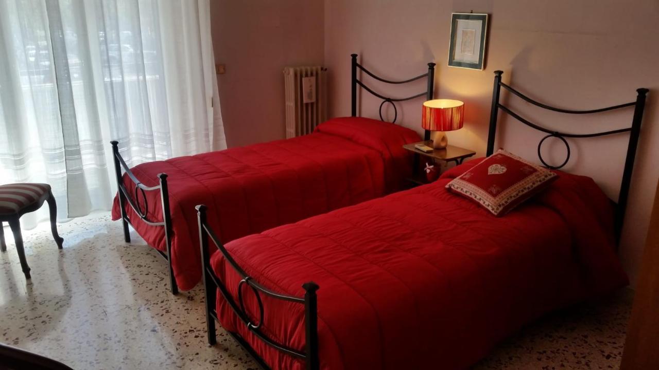 Tora House Hotel คาตาเนีย ภายนอก รูปภาพ